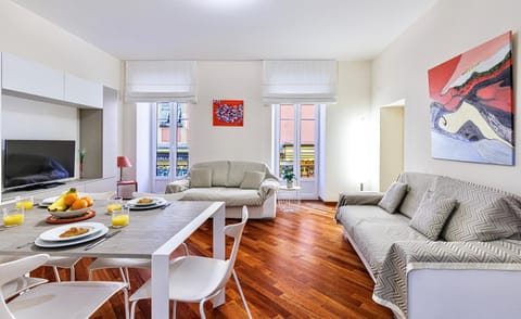 TV and multimedia, Living room, Dining area
