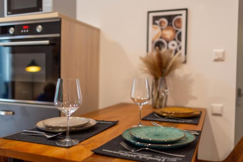 Decorative detail, Dining area, minibar