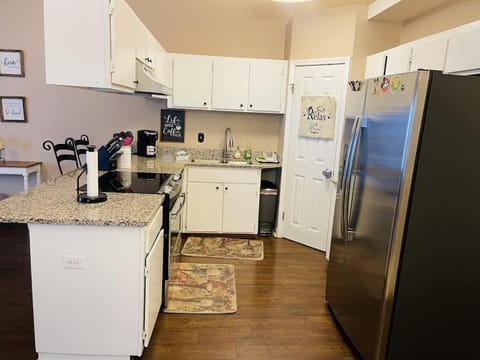 Eclectic 3 bedroom townhouse with back terrace House in Tallahassee