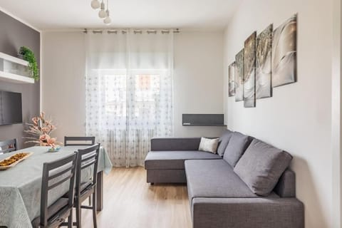 monji apartment Condo in Faenza