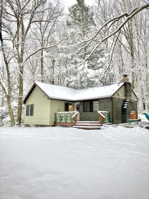 Property building, Natural landscape, Winter