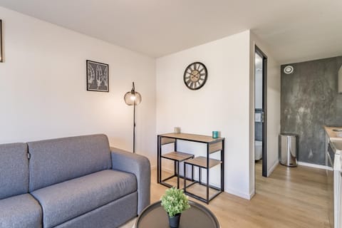 Le studio Providence - Parking Privé - Terrasse Wohnung in Troyes