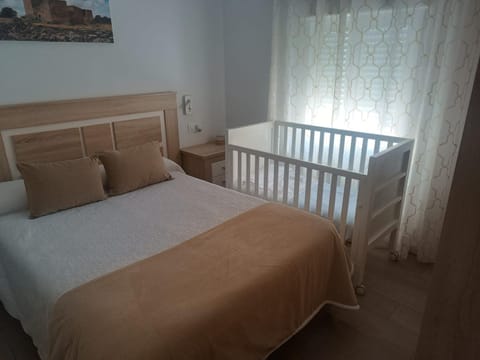 Bed, Photo of the whole room, Bedroom, cot