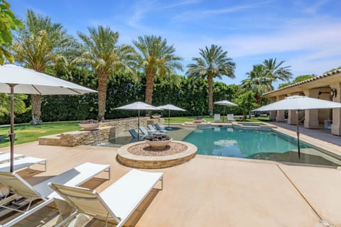 5mins From Coachella Fields The Date Palm Estate by AvantStay Villa in La Quinta