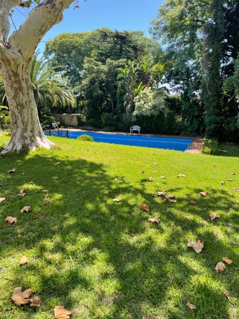 Habitación Azul triple con gran jardín !! Urlaubsunterkunft in San Isidro