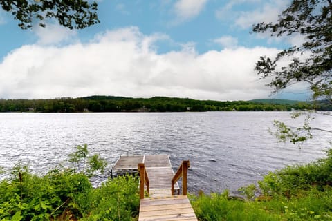 Rockview Road Retreat House in Lake Bomoseen