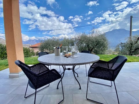 Patio, Natural landscape, Dining area, Mountain view