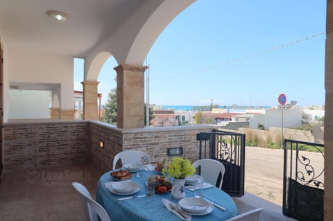 Patio, Day, View (from property/room), Balcony/Terrace, Dining area, Sea view, Lunch