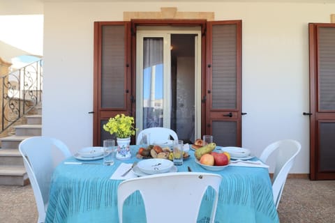 View (from property/room), Balcony/Terrace, Seating area, Dining area