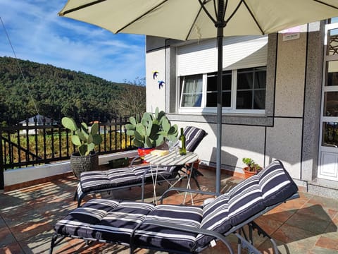 Balcony/Terrace, Mountain view