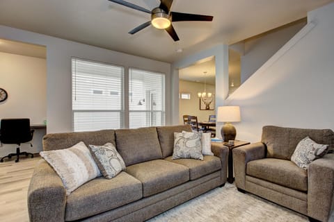 Hygee House Brand New Construction near Ford Idaho Center and I-84! Plush and lavish furniture, warm tones to off-set the new stainless appliances, play PingPong in the garage or basketball at the neighborhood park House in Meridian