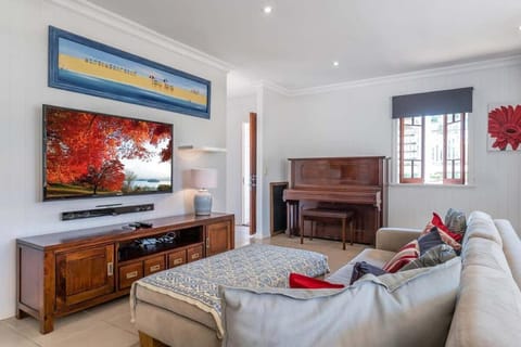 Homely Hideaway Bardon Casa in Toowong