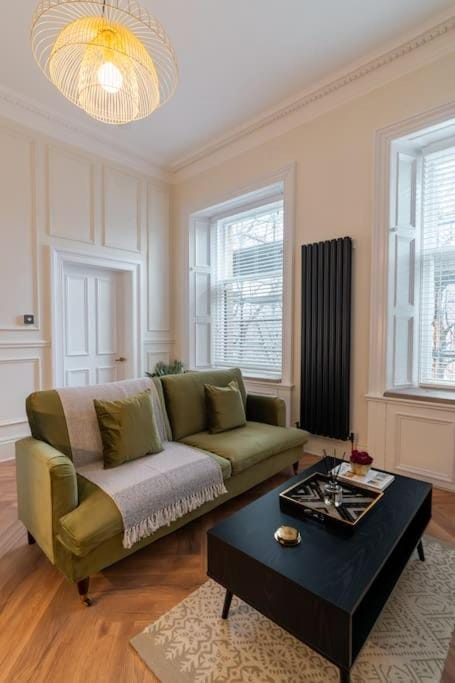 The Devonshire Suite - Your 5 STAR West End Stay! Apartment in Glasgow