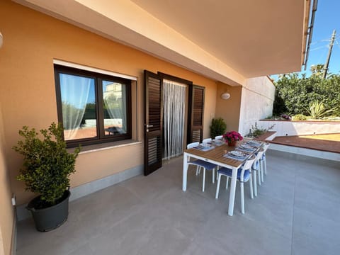 Property building, Patio, Day, View (from property/room), Balcony/Terrace, Dining area