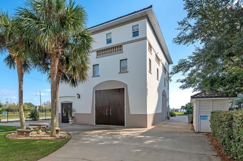 Bella Villa Waterfront Suite House in Perdido Key