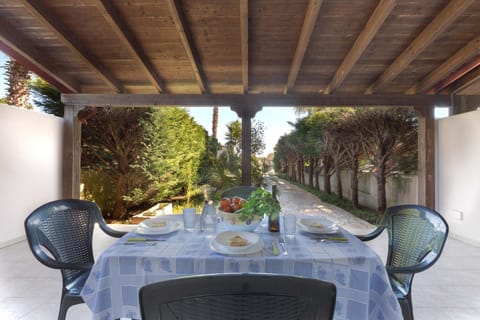 Patio, Dining area