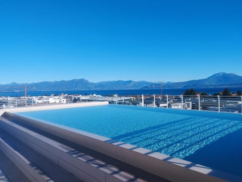 Mountain view, Pool view, Swimming pool