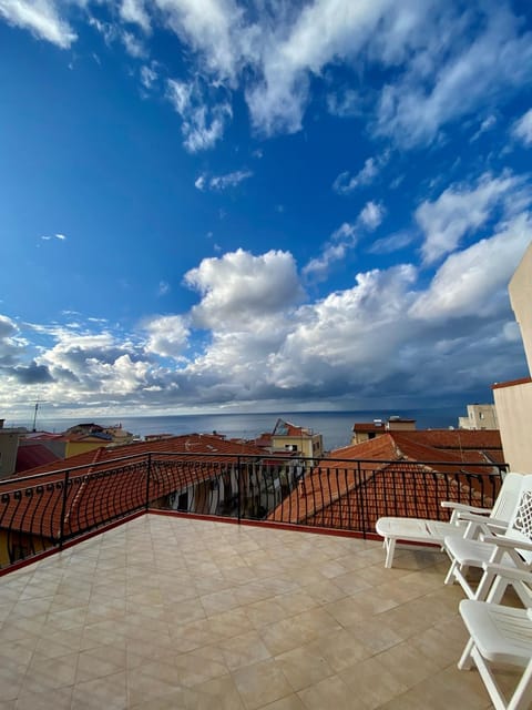 View (from property/room), Balcony/Terrace, Sea view