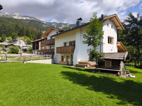 Property building, Day, Natural landscape, Garden