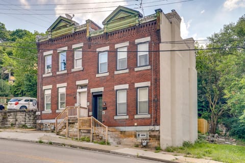 Pittsburgh Townhome 1 Mi to Downtown Haus in Pittsburgh