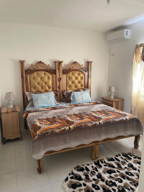 Mount Royal Estate Cozy Comfort House in Portmore