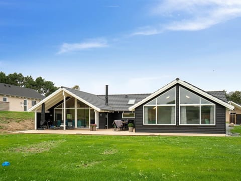 Holiday Home Vara - 800m from the sea in Sealand by Interhome House in Zealand