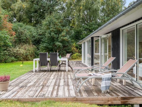 Holiday Home Heino - 3-5km from the sea in Sealand by Interhome House in Zealand