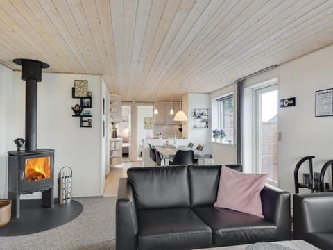 Holiday Home Gisl - 400m from the sea in Funen by Interhome House in Bogense