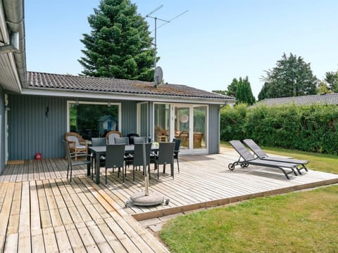 Holiday Home Alrich - 500m from the sea in Funen by Interhome House in Svendborg