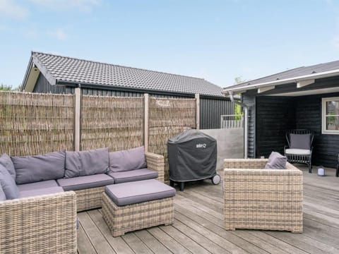 Holiday Home Gunlef - 50m from the sea in Funen by Interhome House in Svendborg