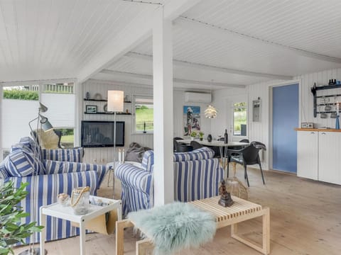 Holiday Home Elain - from the sea in SE Jutland by Interhome House in Sønderborg