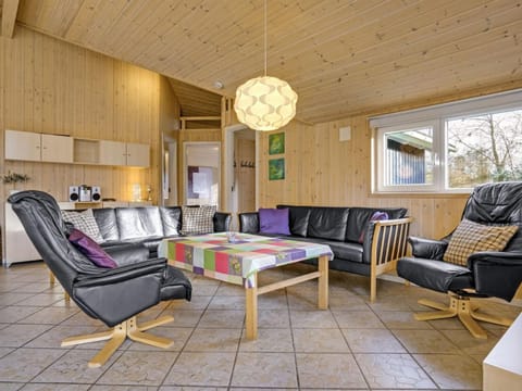 Holiday Home Tyki - 12km from the sea in Western Jutland by Interhome House in Henne Kirkeby