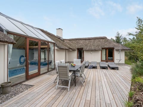 Holiday Home Waldar - 900m from the sea in NW Jutland by Interhome Casa in Brovst
