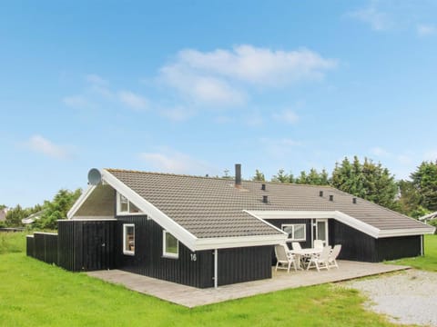 Holiday Home Franka - 950m from the sea in NW Jutland by Interhome Casa in Lønstrup