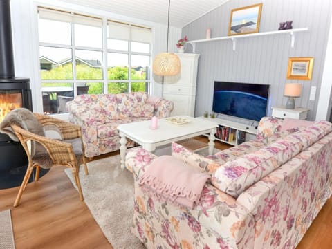 Holiday Home Halsten - 350m from the sea in NW Jutland by Interhome House in Hirtshals