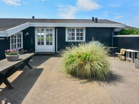 Holiday Home Halsten - 350m from the sea in NW Jutland by Interhome House in Hirtshals