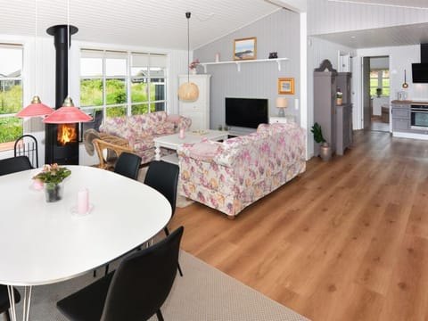 Holiday Home Halsten - 350m from the sea in NW Jutland by Interhome House in Hirtshals