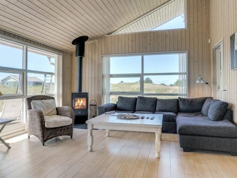 Holiday Home Sirkka - 700m from the sea in NW Jutland by Interhome House in Hirtshals