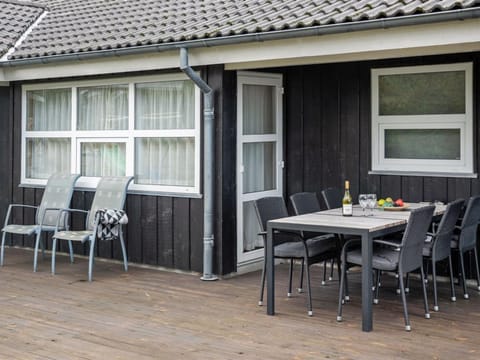 Holiday Home Carlina - 800m from the sea in NW Jutland by Interhome House in Hirtshals