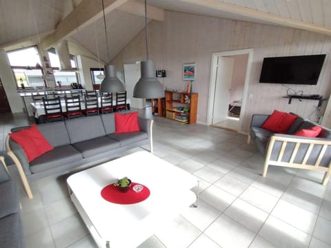 Holiday Home Emma - 700m from the sea in NW Jutland by Interhome House in Hirtshals