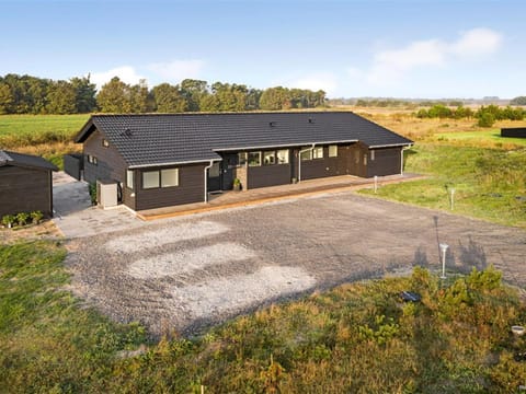 Holiday Home Heriest - 900m from the sea in NW Jutland by Interhome House in Hirtshals