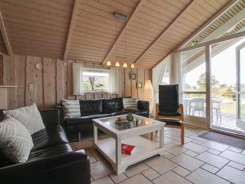 Holiday Home Leya - 900m from the sea in NW Jutland by Interhome House in Hirtshals