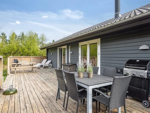 Holiday Home Ellie - 300m from the sea in NE Jutland by Interhome House in Västra Götaland County