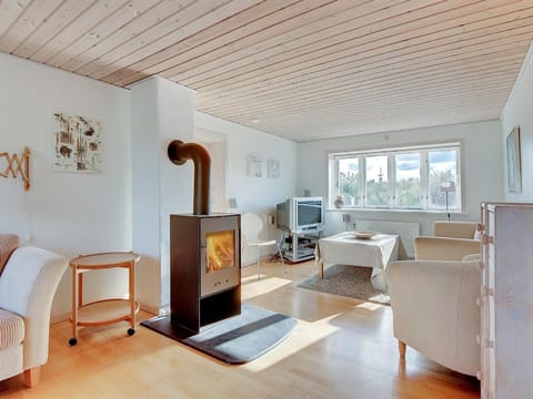 Holiday Home Etta - 500m from the sea in NW Jutland by Interhome House in Hirtshals