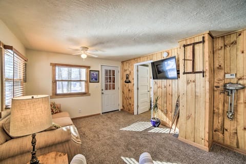 Sunroom, Deck and Grills Marquette Cottage! House in Marquette