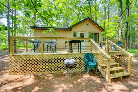 Sunroom, Deck and Grills Marquette Cottage! House in Marquette