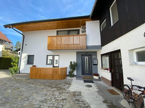 Property building, View (from property/room), Balcony/Terrace