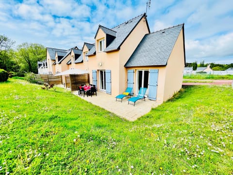 Property building, Day, Garden view