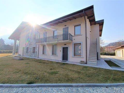 Property building, Garden, Parking