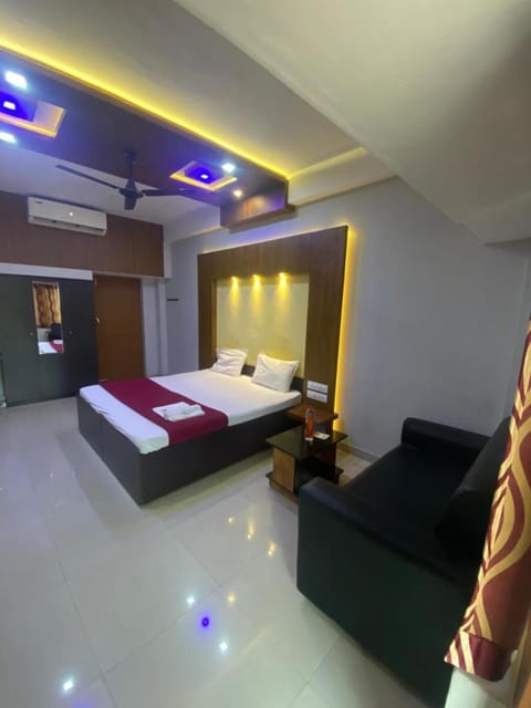 Redbell Suites Calicut Hotel in Kozhikode